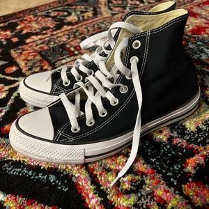 Black hi-top converse